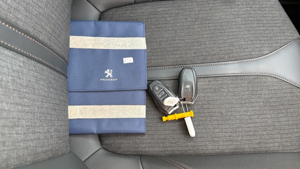 Peugeot 5008 1.2 PureTech GT Line Premium 5dr Petrol Estate - Image 19