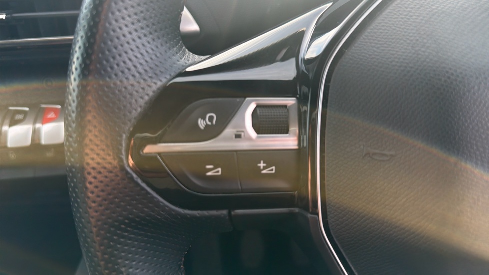 Peugeot 5008 1.2 PureTech GT Line Premium 5dr Petrol Estate - Image 23