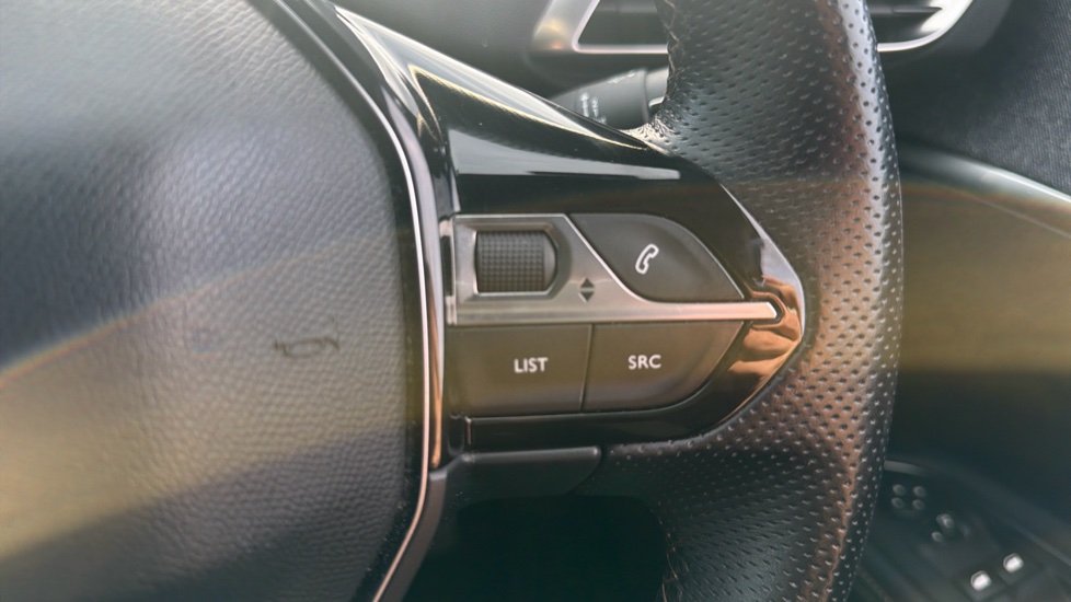 Peugeot 5008 1.2 PureTech GT Line Premium 5dr Petrol Estate - Image 24