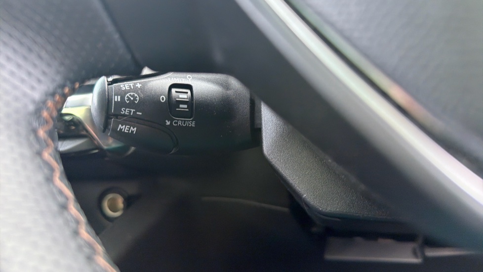Peugeot 5008 1.2 PureTech GT Line Premium 5dr Petrol Estate - Image 36