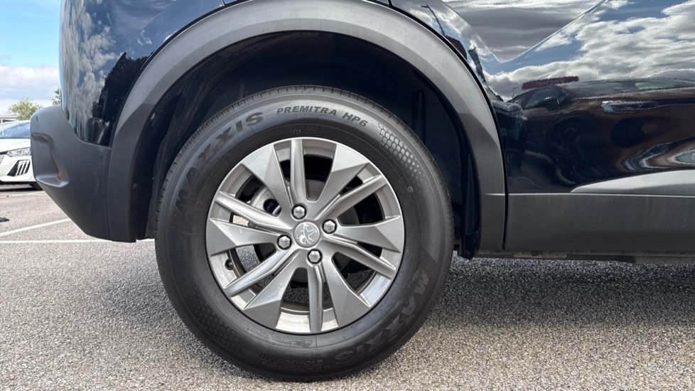 Peugeot 2008 1.2 PureTech Active Premium+ 5dr Petrol Estate - Image 7