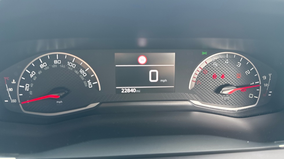 Peugeot 2008 1.2 PureTech Active Premium+ 5dr Petrol Estate - Image 18