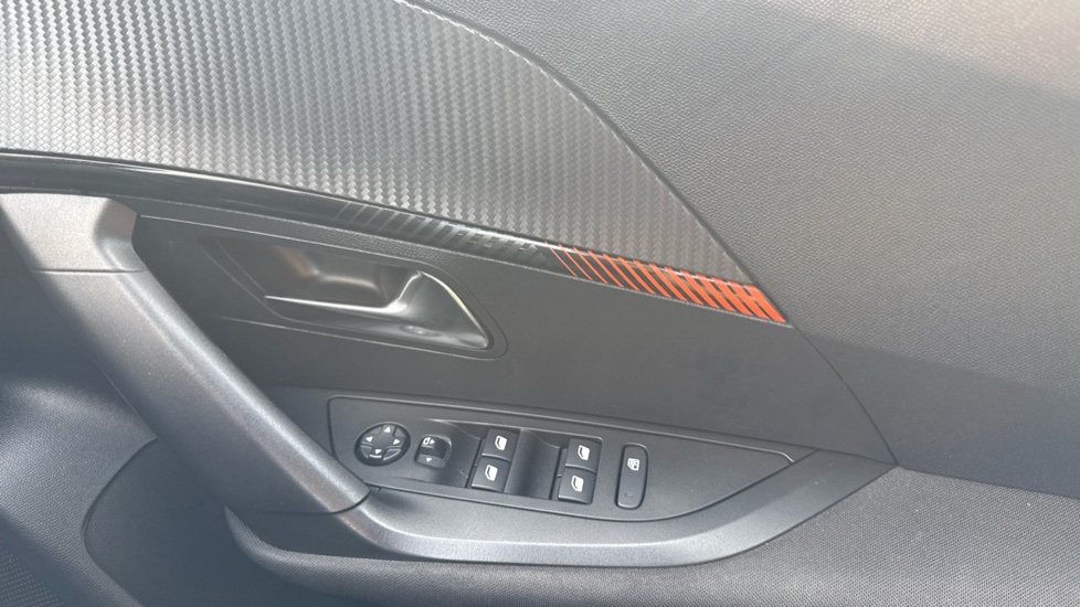 Peugeot 2008 1.2 PureTech Active Premium+ 5dr Petrol Estate - Image 23