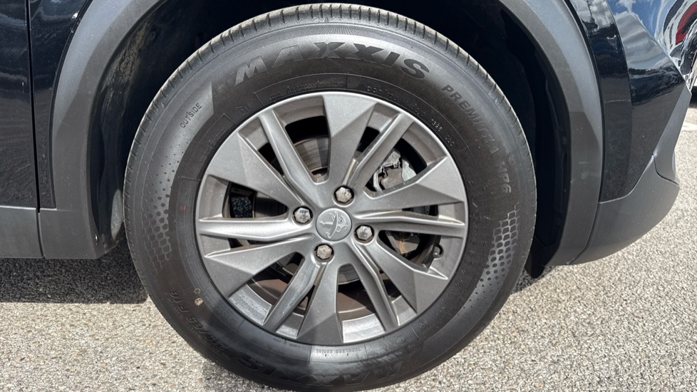 Peugeot 2008 1.2 PureTech Active Premium+ 5dr Petrol Estate - Image 24