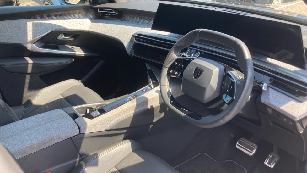 Peugeot 3008 1.2 Hybrid 136 GT 5dr e-DSC6 Petrol Estate - Image 11