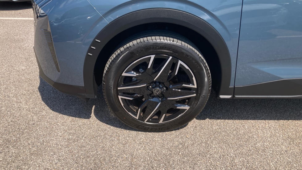 Peugeot 3008 1.2 Hybrid 136 GT 5dr e-DSC6 Petrol Estate - Image 21