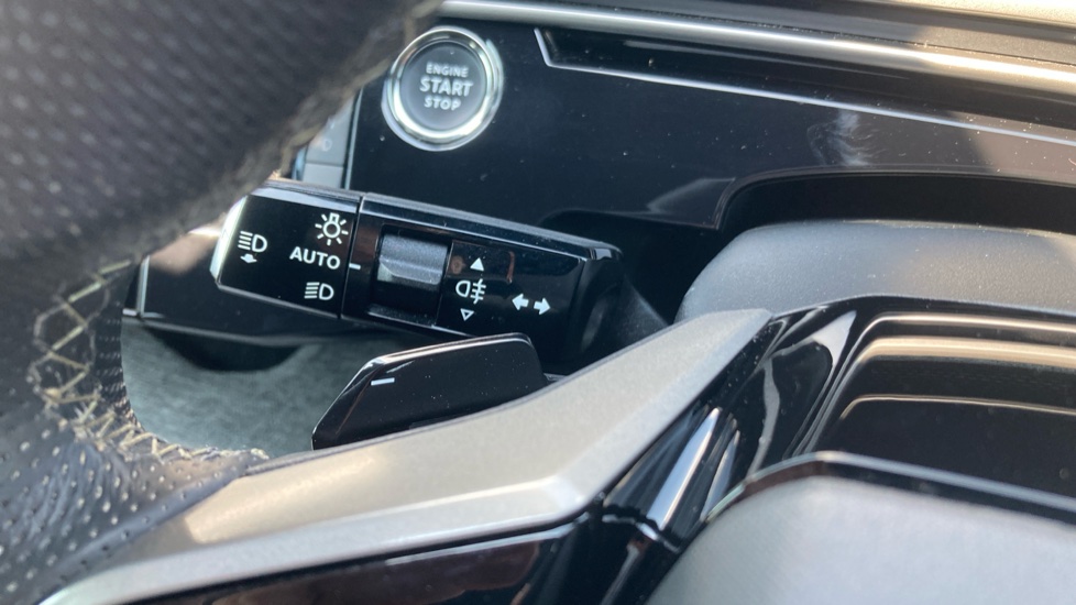 Peugeot 3008 1.2 Hybrid 136 GT 5dr e-DSC6 Petrol Estate - Image 31
