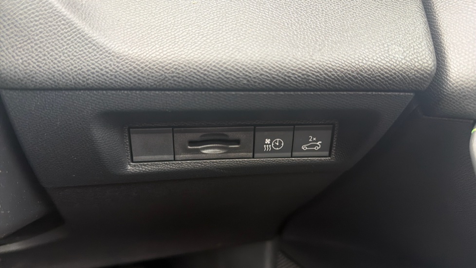 Peugeot 408 158kW GT 58kWh 5dr Auto Electric Hatchback - Image 21