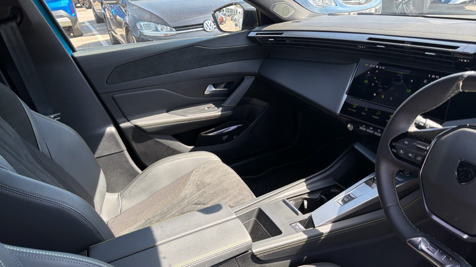 Peugeot 408 1.2 PureTech GT 5dr EAT8 Petrol Hatchback - Image 14