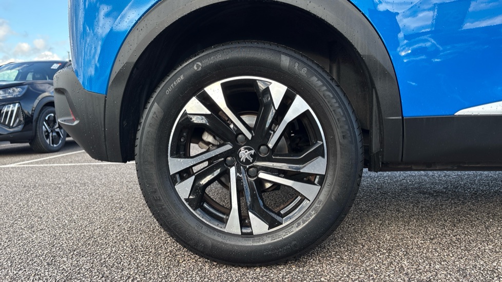 Peugeot 2008 1.2 PureTech Allure 5dr Petrol Estate - Image 7