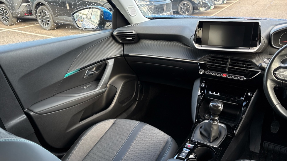 Peugeot 2008 1.2 PureTech Allure 5dr Petrol Estate - Image 25