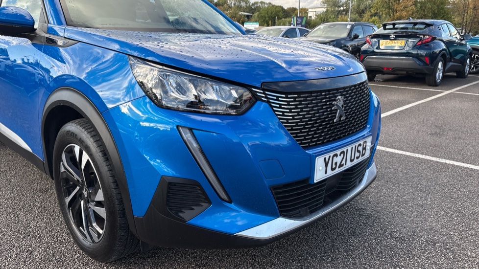 Peugeot 2008 1.2 PureTech Allure 5dr Petrol Estate - Image 28