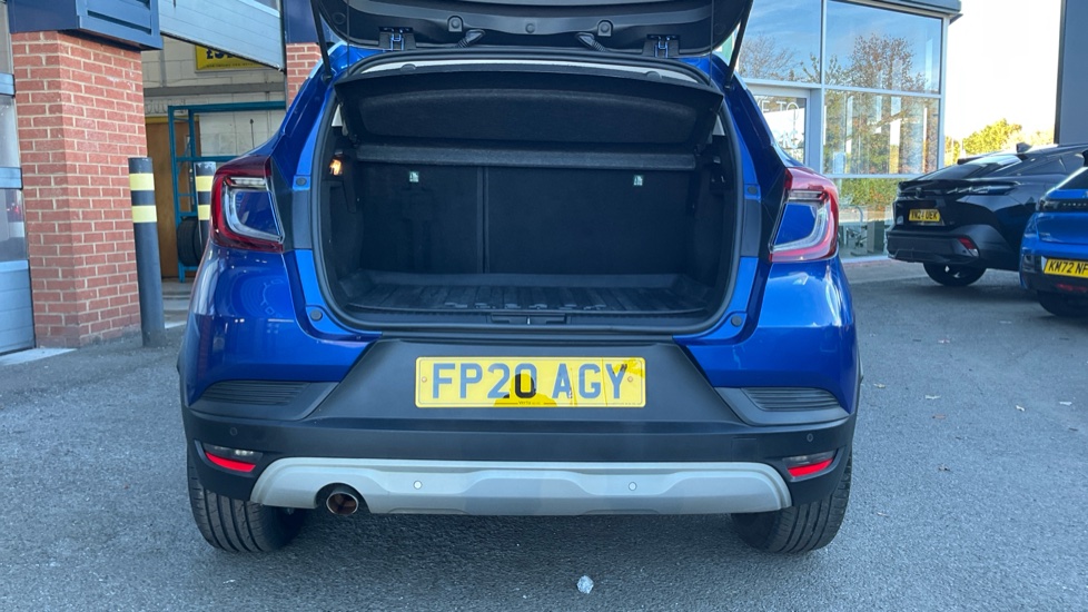 Renault Captur 1.3 TCE 130 Iconic 5dr EDC Petrol Hatchback - Image 6