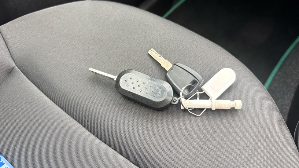 Fiat 500 1.0 Mild Hybrid 3dr Petrol Hatchback - Image 19