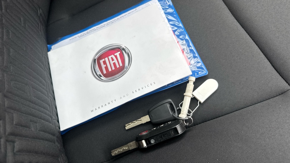 Fiat 500 1.0 Mild Hybrid 3dr Petrol Hatchback - Image 20
