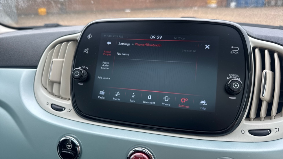 Fiat 500 1.0 Mild Hybrid 3dr Petrol Hatchback - Image 31