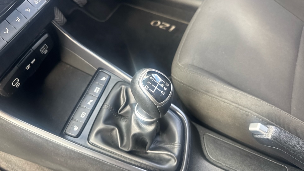 Hyundai i20 1.0T GDi Premium 5dr Petrol Hatchback - Image 13