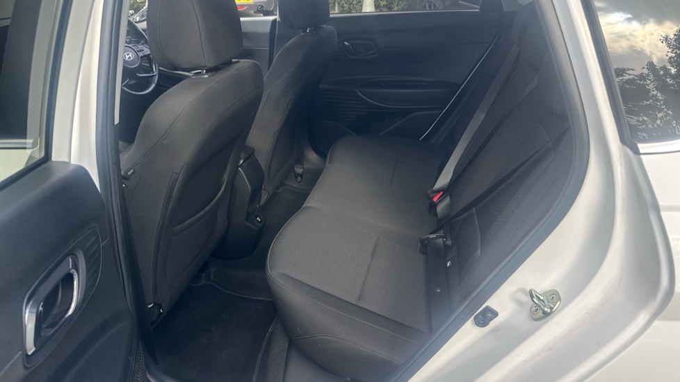 Hyundai i20 1.0T GDi Premium 5dr Petrol Hatchback - Image 16