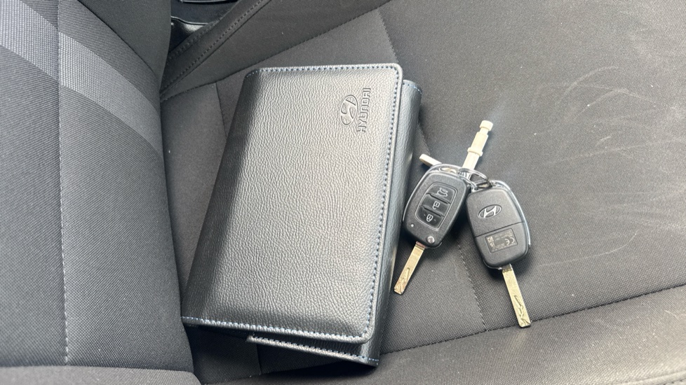 Hyundai i20 1.0T GDi Premium 5dr Petrol Hatchback - Image 19