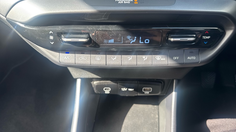 Hyundai i20 1.0T GDi Premium 5dr Petrol Hatchback - Image 27