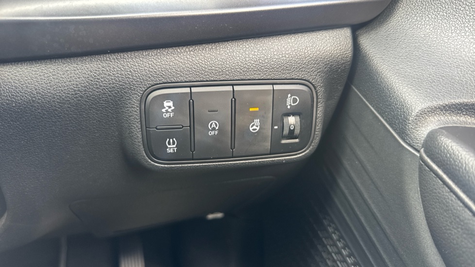 Hyundai i20 1.0T GDi Premium 5dr Petrol Hatchback - Image 33