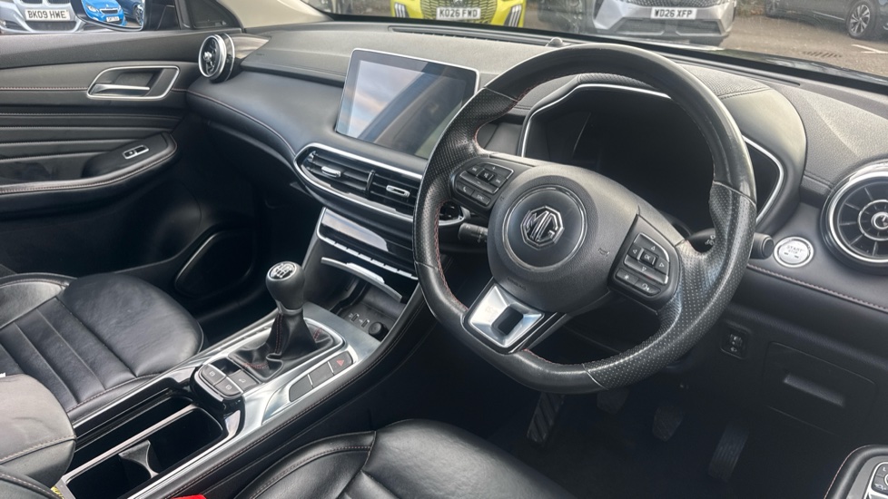 MG HS 1.5 T-GDI Trophy 5dr Petrol Hatchback - Image 18
