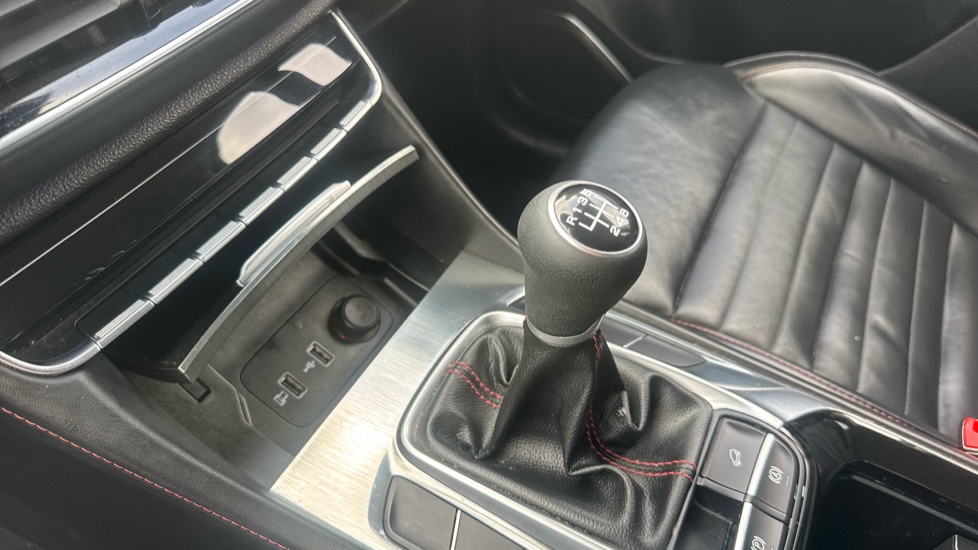 MG HS 1.5 T-GDI Trophy 5dr Petrol Hatchback - Image 29