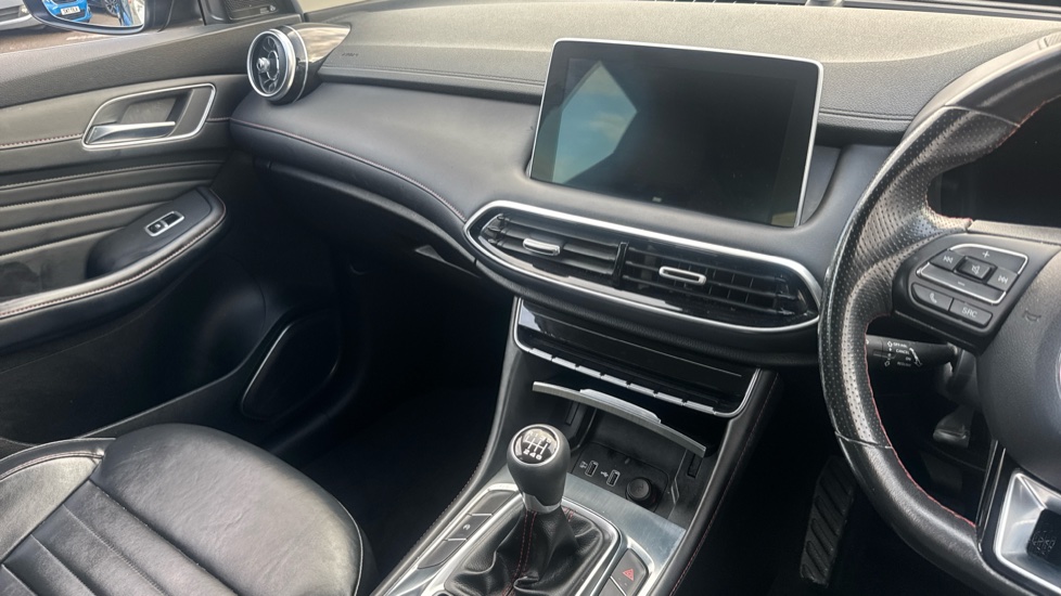 MG HS 1.5 T-GDI Trophy 5dr Petrol Hatchback - Image 30