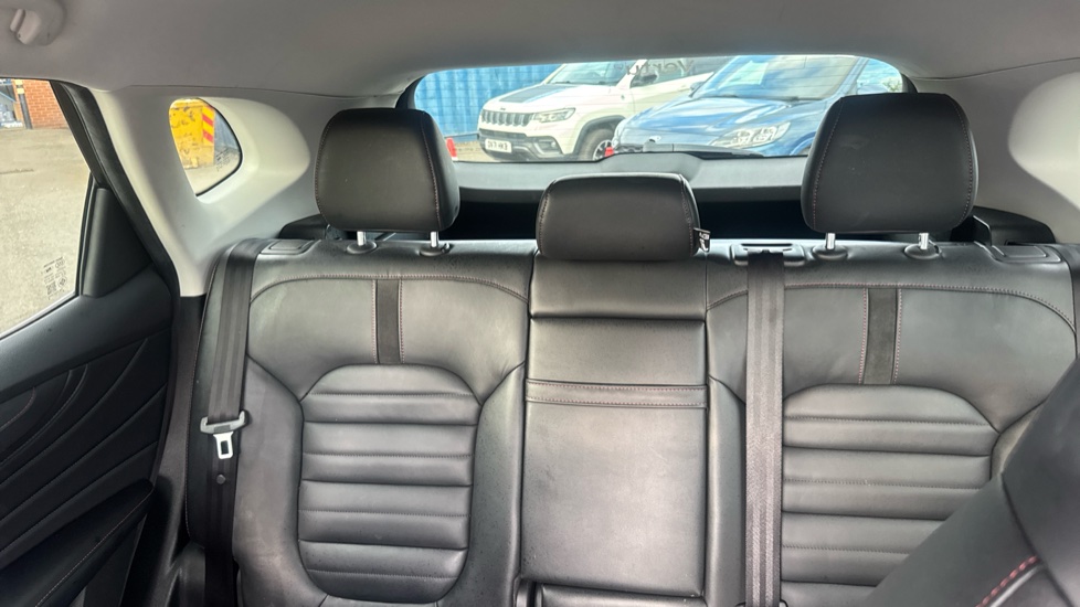 MG HS 1.5 T-GDI Trophy 5dr Petrol Hatchback - Image 31