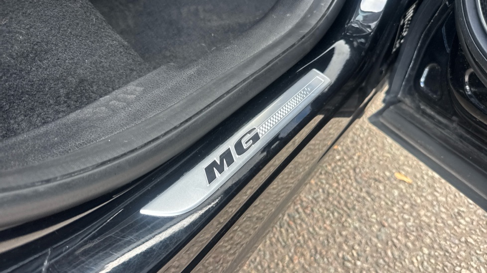 MG HS 1.5 T-GDI Trophy 5dr Petrol Hatchback - Image 8
