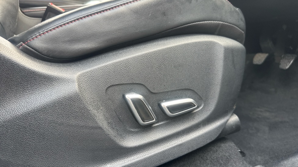MG HS 1.5 T-GDI Trophy 5dr Petrol Hatchback - Image 38