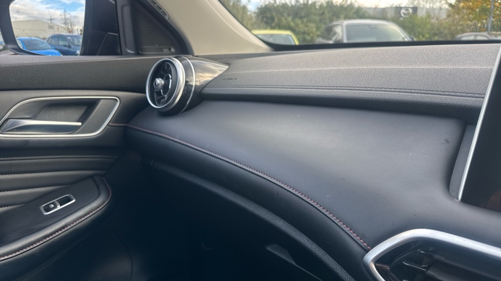 MG HS 1.5 T-GDI Trophy 5dr Petrol Hatchback - Image 42