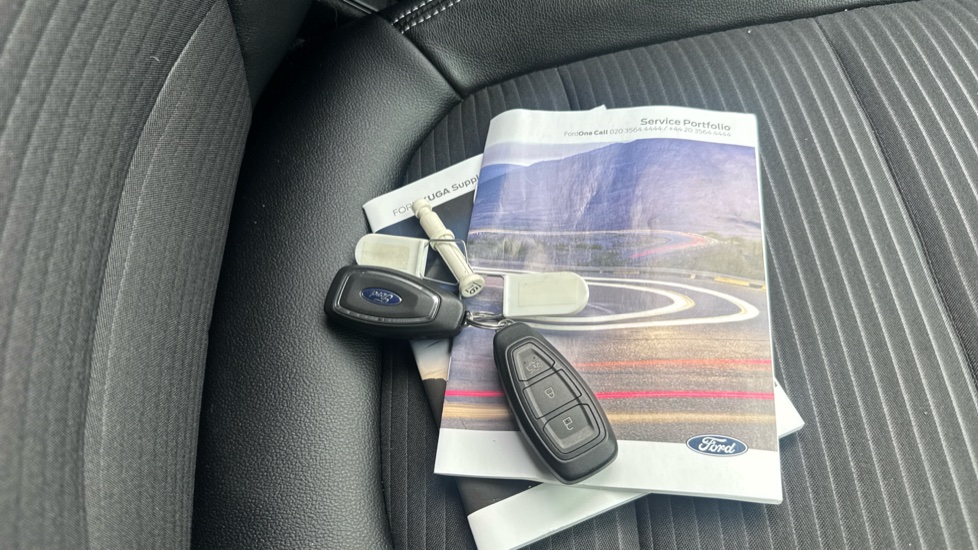Ford Kuga 1.5 EcoBlue Titanium Edition 5dr Auto Diesel Estate - Image 19
