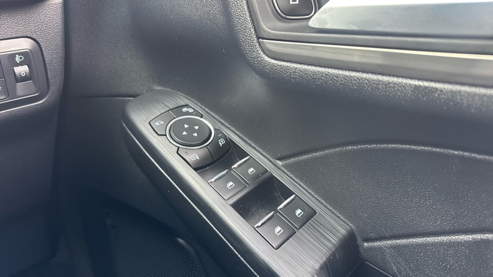 Ford Kuga 1.5 EcoBlue Titanium Edition 5dr Auto Diesel Estate - Image 29