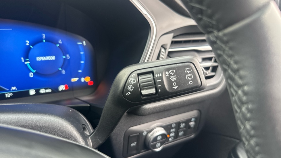 Ford Kuga 1.5 EcoBlue Titanium Edition 5dr Auto Diesel Estate - Image 31