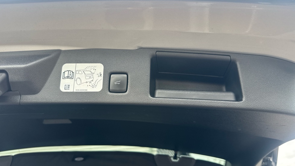 Ford Kuga 1.5 EcoBlue Titanium Edition 5dr Auto Diesel Estate - Image 38