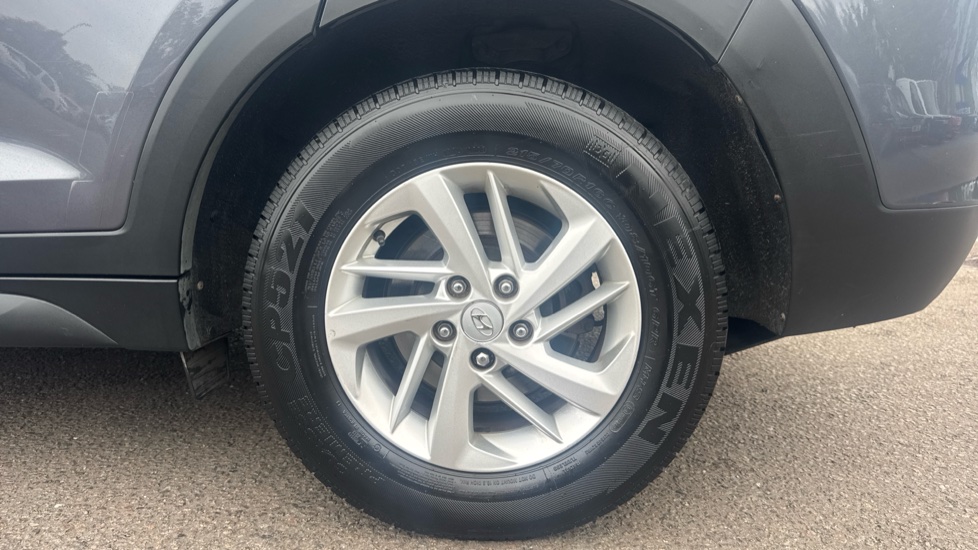 Hyundai TUCSON 1.6 GDi S Connect 5dr 2WD Petrol Estate - Image 8