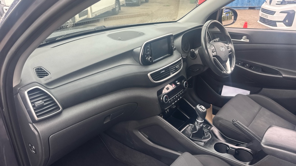 Hyundai TUCSON 1.6 GDi S Connect 5dr 2WD Petrol Estate - Image 11
