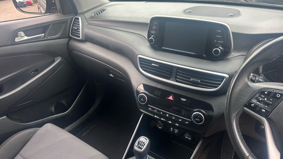 Hyundai TUCSON 1.6 GDi S Connect 5dr 2WD Petrol Estate - Image 18