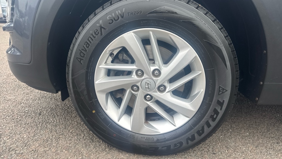 Hyundai TUCSON 1.6 GDi S Connect 5dr 2WD Petrol Estate - Image 10