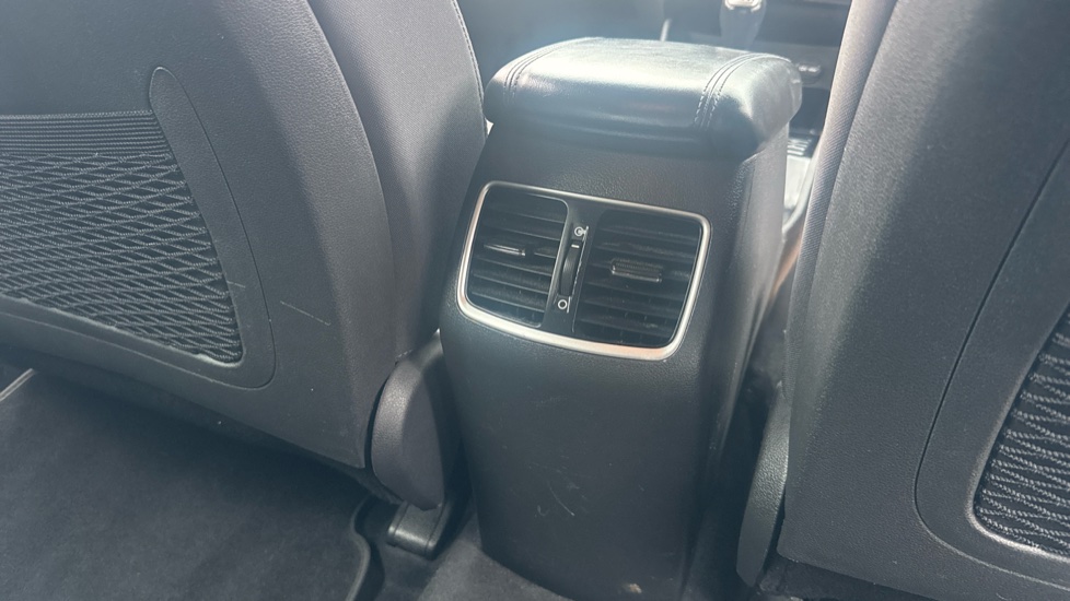 Hyundai TUCSON 1.6 GDi S Connect 5dr 2WD Petrol Estate - Image 27