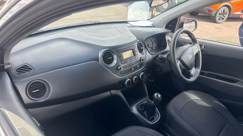 Hyundai i10 1.0 S 5dr Petrol Hatchback - Image 9
