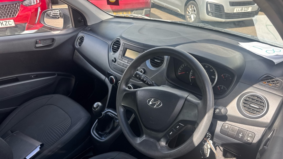 Hyundai i10 1.0 S 5dr Petrol Hatchback - Image 11