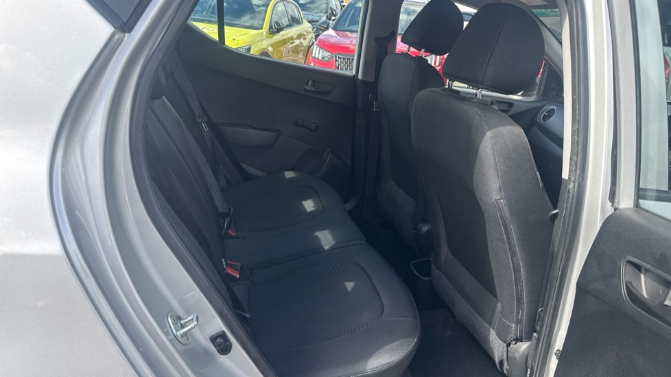 Hyundai i10 1.0 S 5dr Petrol Hatchback - Image 16