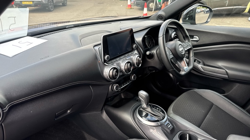 Nissan Juke 1.6 Hybrid N-Connecta 5dr Auto Hybrid Hatchback - Image 13