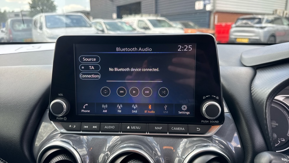Nissan Juke 1.6 Hybrid N-Connecta 5dr Auto Hybrid Hatchback - Image 20