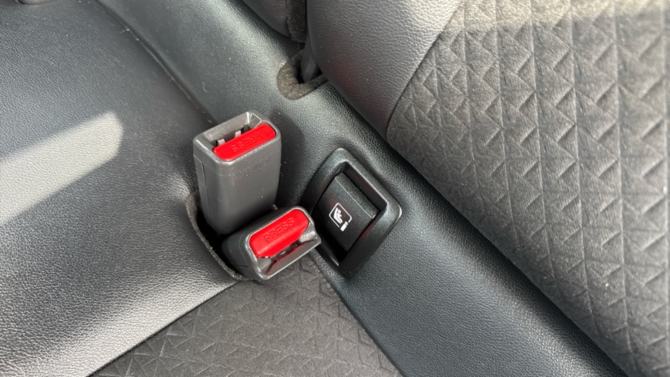Nissan Juke 1.6 Hybrid N-Connecta 5dr Auto Hybrid Hatchback - Image 26