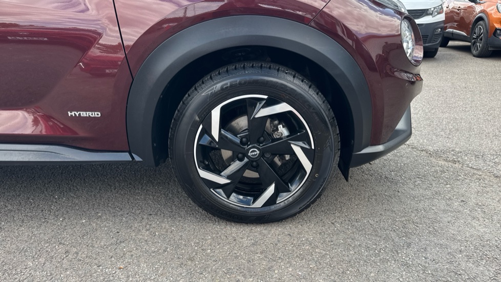 Nissan Juke 1.6 Hybrid N-Connecta 5dr Auto Hybrid Hatchback - Image 12