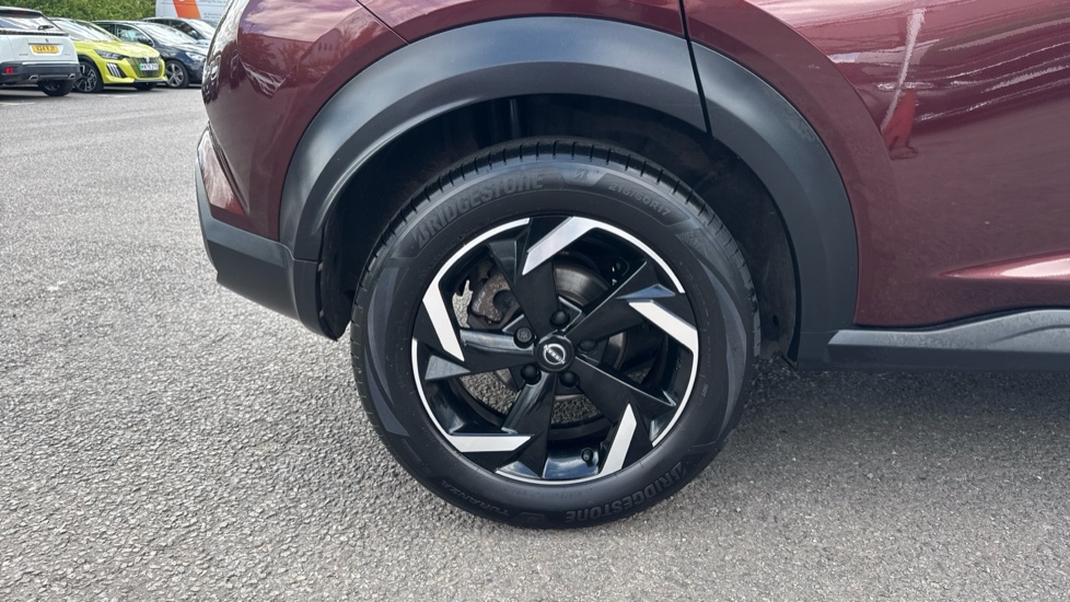 Nissan Juke 1.6 Hybrid N-Connecta 5dr Auto Hybrid Hatchback - Image 11