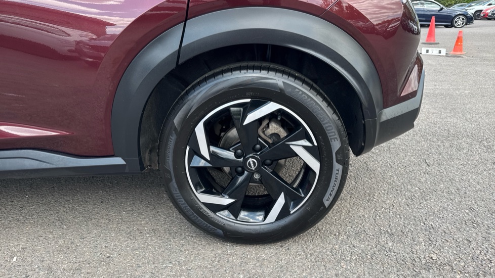 Nissan Juke 1.6 Hybrid N-Connecta 5dr Auto Hybrid Hatchback - Image 10